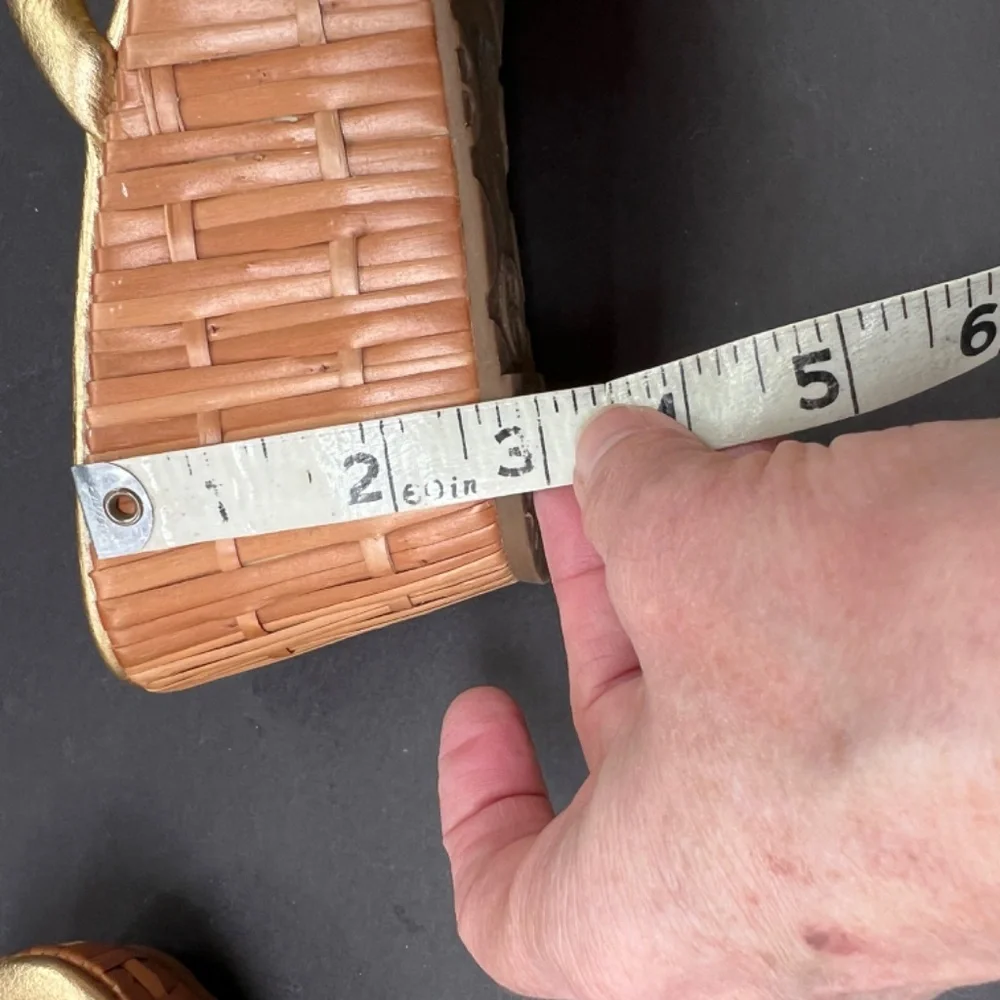 Gold Kate Spade sandals - Picture 6 of 11